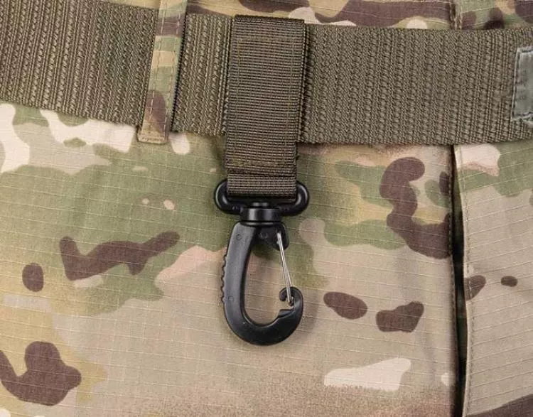 GÜRTELSCHLAUFE MIT KLETTVERSCHLUS UND KARABINER COYOTE GÜRTELSCHLAUFE MIT KLETTVERSCHLUS UND KARABINER COYOTE